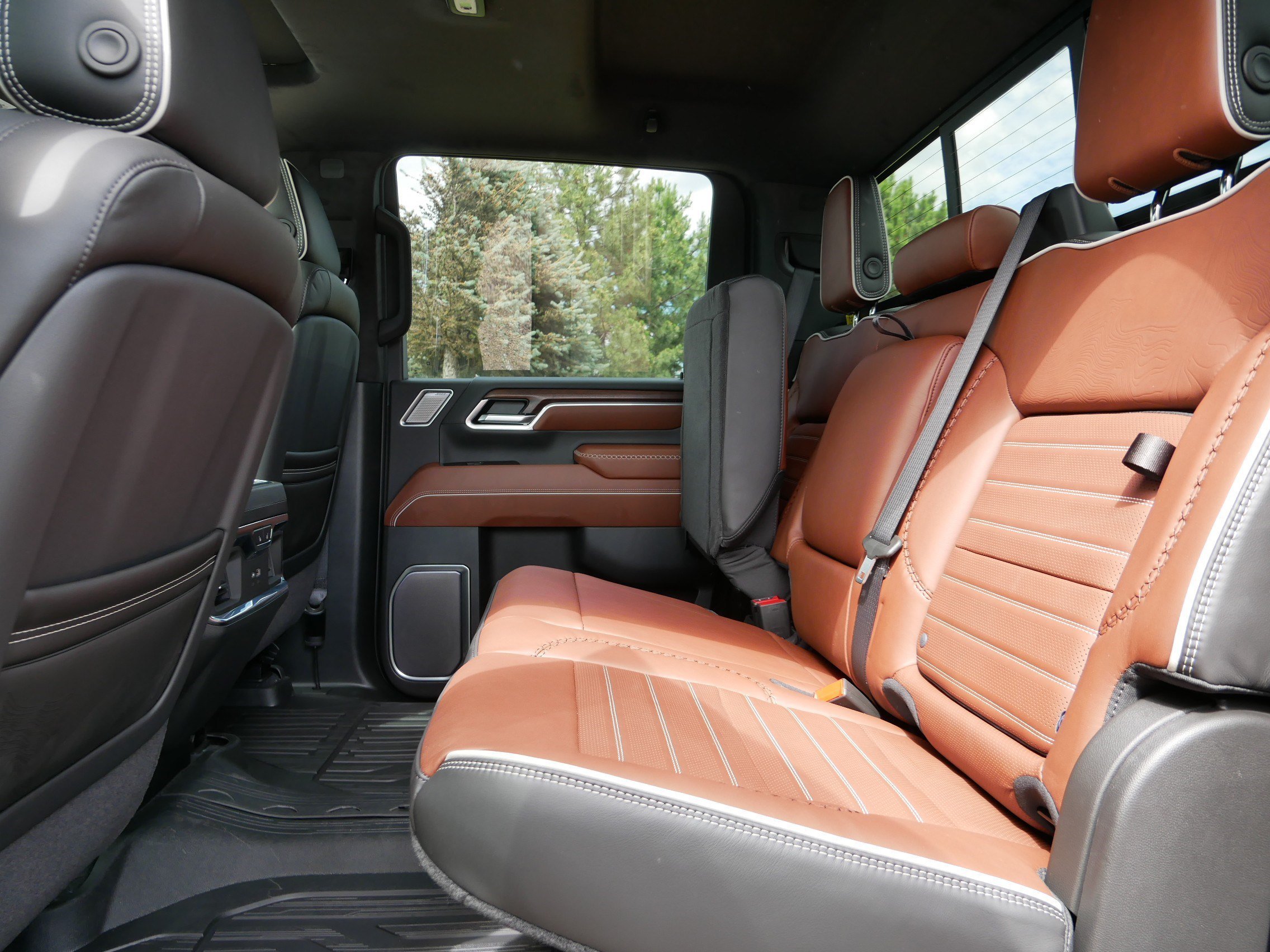 New 2026 Titanium Rush Metallic GMC Denali Ultimate image 5