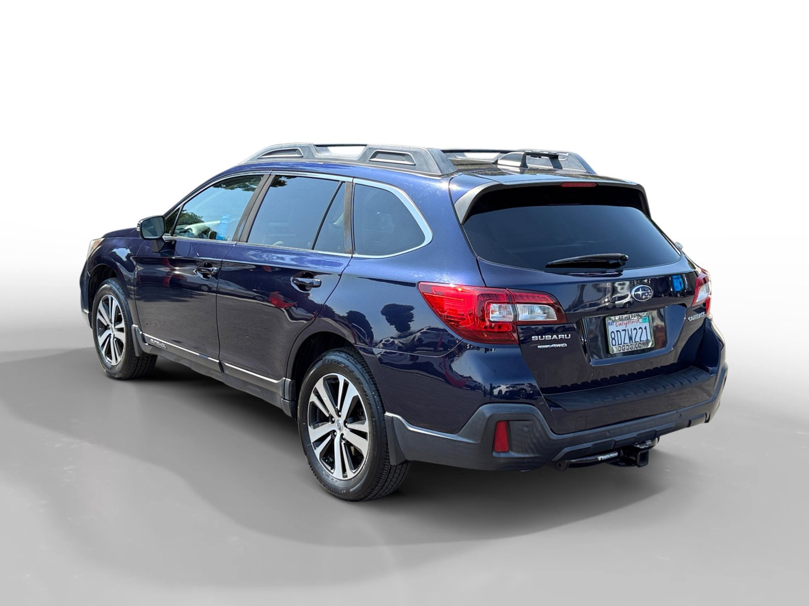 Used 2018 Dark Blue Pearl Subaru 2.5i image 3