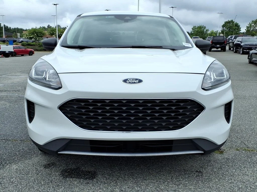 Used 2022 White Ford SE image 23