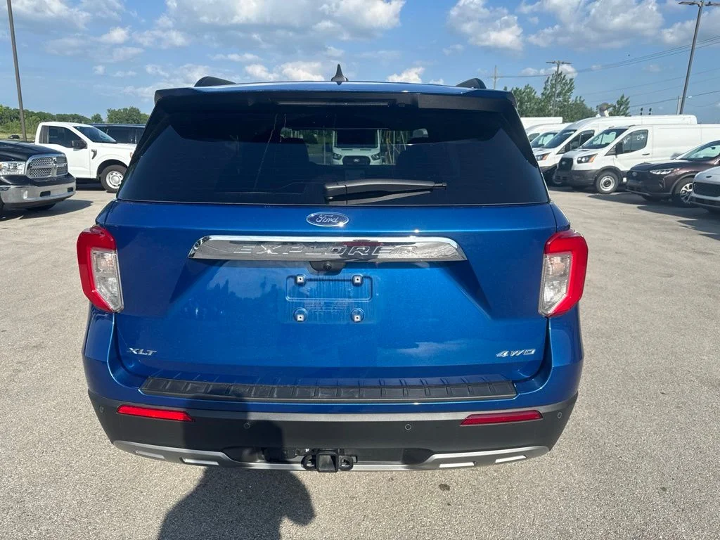 Used 2023 Blue Ford XLT image 4