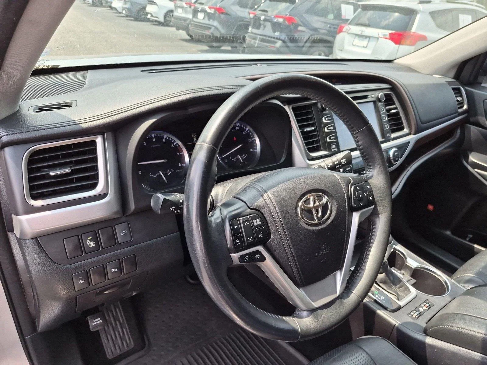 Used 2014 Silver Sky Metallic Toyota Limited image 19