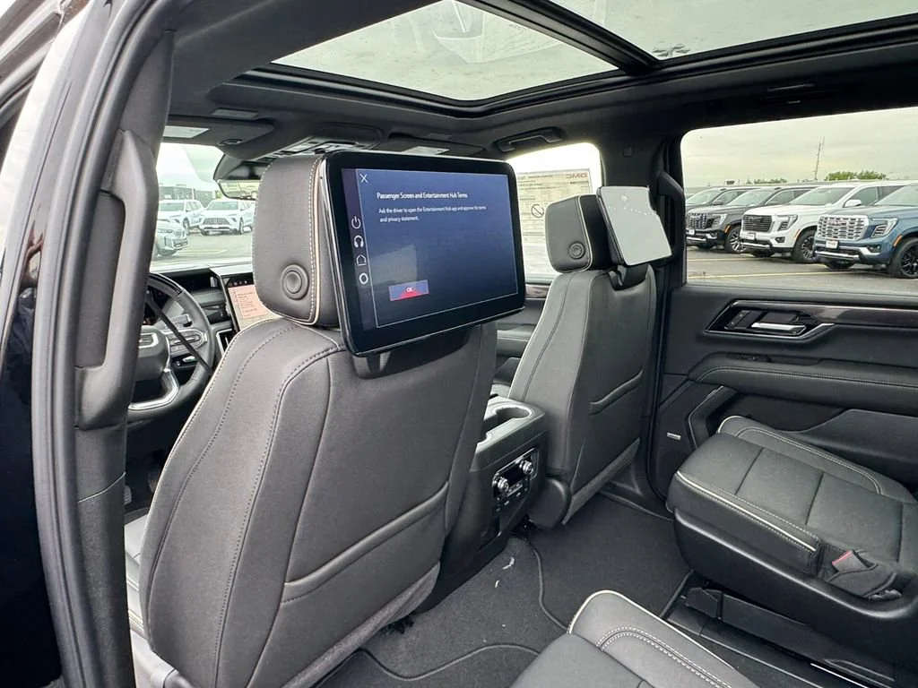 New 2026 Onyx Black GMC Elevation image 25