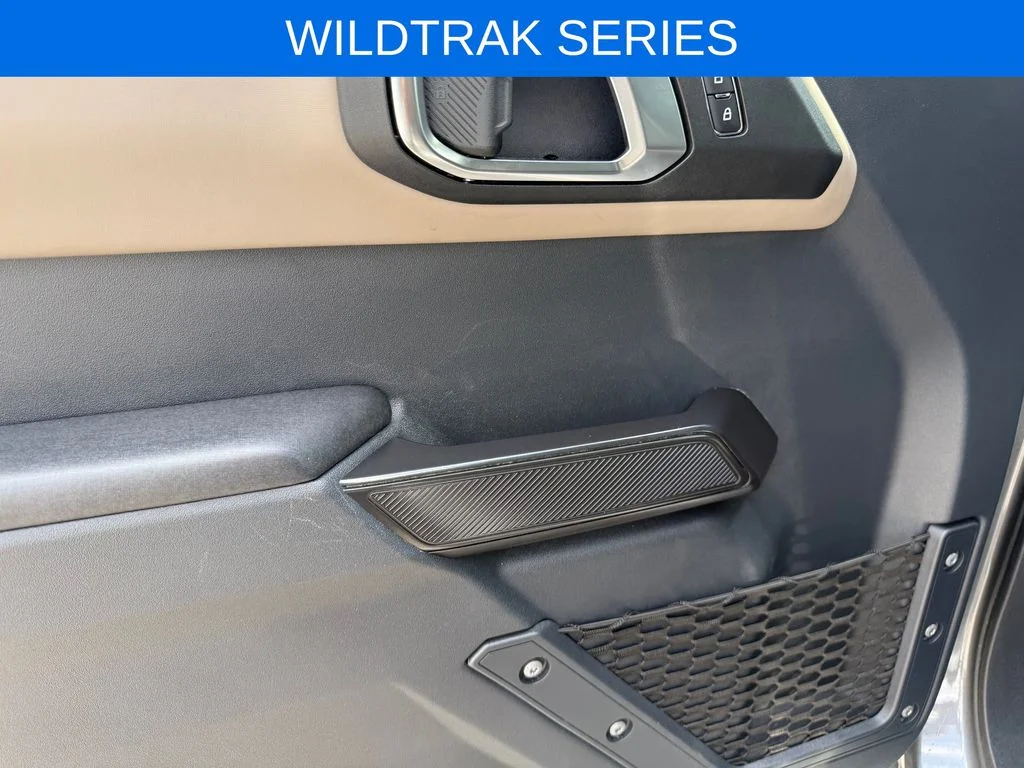 Used 2024 Gray Ford Wildtrak image 5