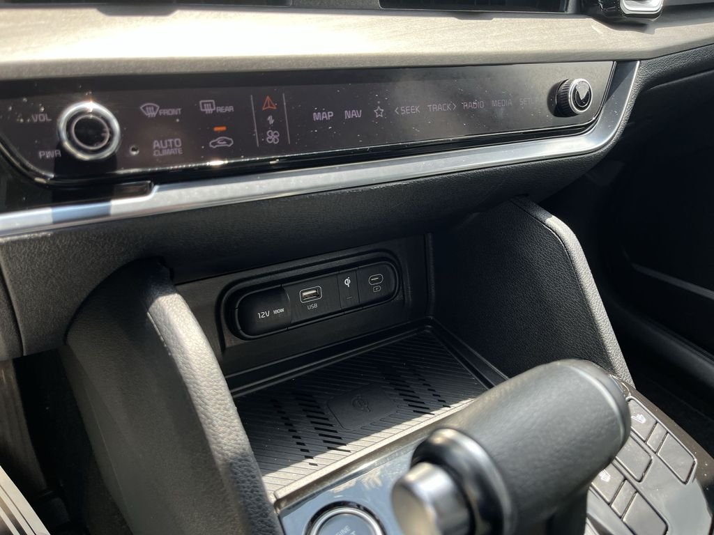 Used 2023 Black Kia X-Line image 19