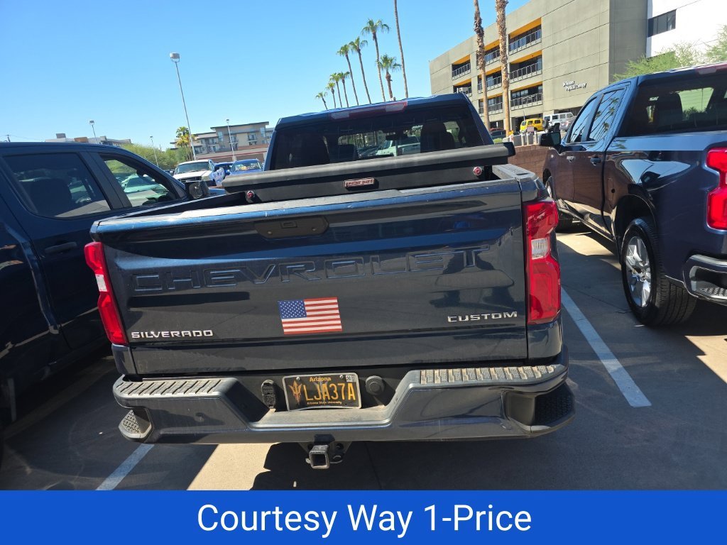 Used 2020 Blue Chevrolet Custom image 5