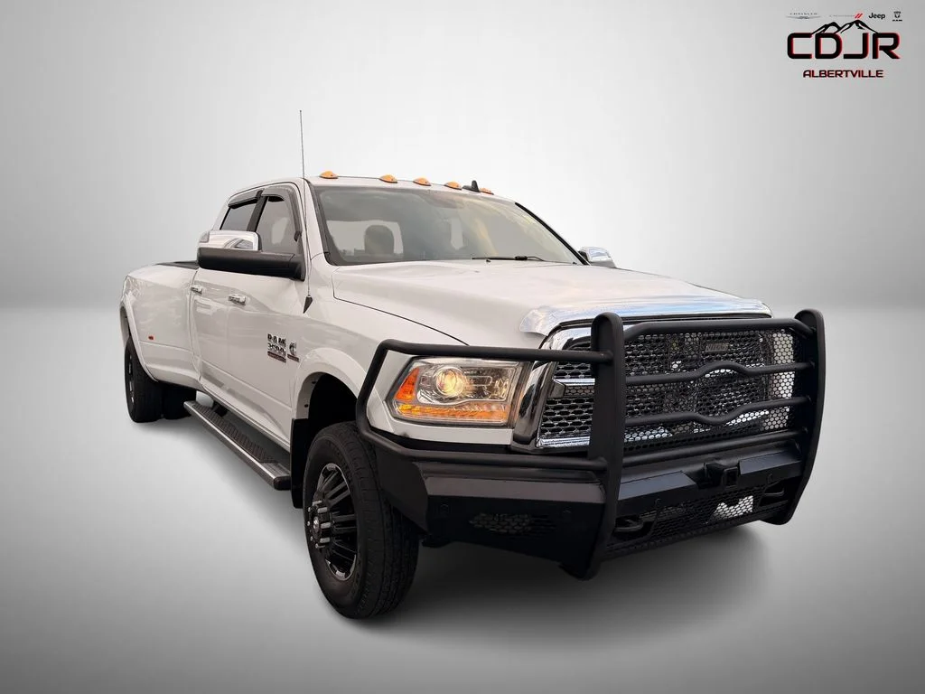 Used 2016 White Ram Laramie image 1