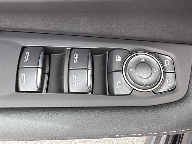 2027 Chevrolet Suburban Premier - Photo 25