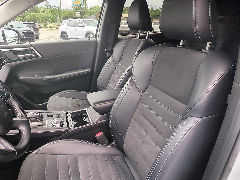Used 2024 White Mitsubishi SE 2.5 S-AWC image 13
