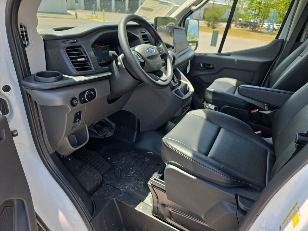 New 2026 Oxford White Ford Cargo Van image 11