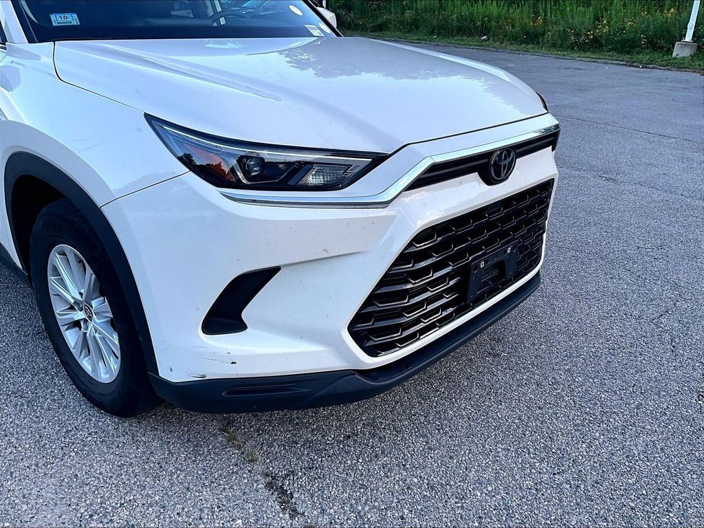 Used 2024 White Toyota XLE image 8