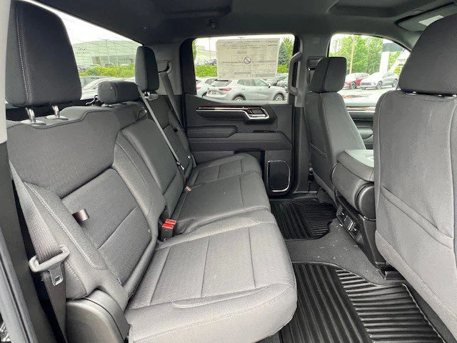 New 2026 Onyx Black GMC Elevation image 30