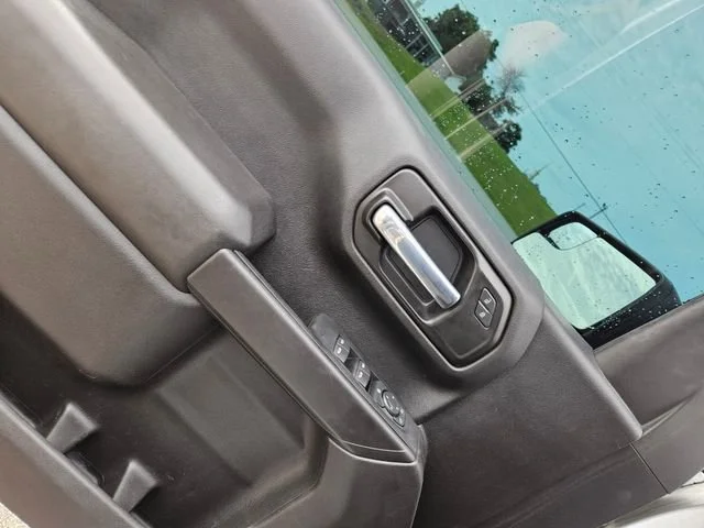 Used 2021 SILVER ICE METALLIC Chevrolet Custom image 11