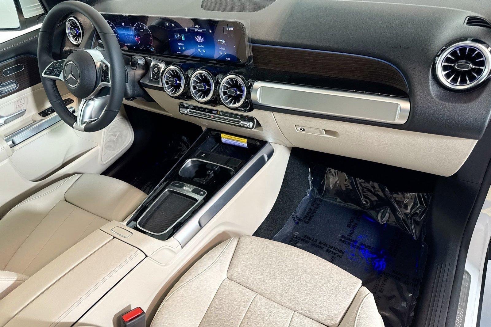 New 2026 Polar White Mercedes-Benz GLB 250 image 27
