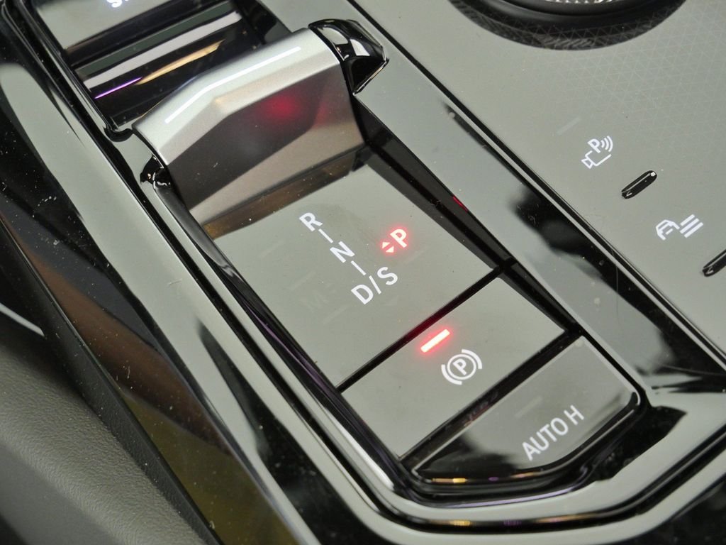 New 2027 Black Sapphire Metallic BMW 530i xDrive image 46