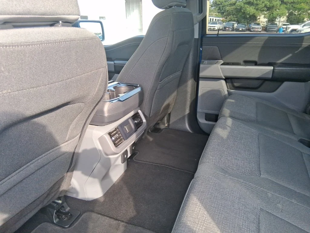 Used 2024 Blue Ford XLT image 15