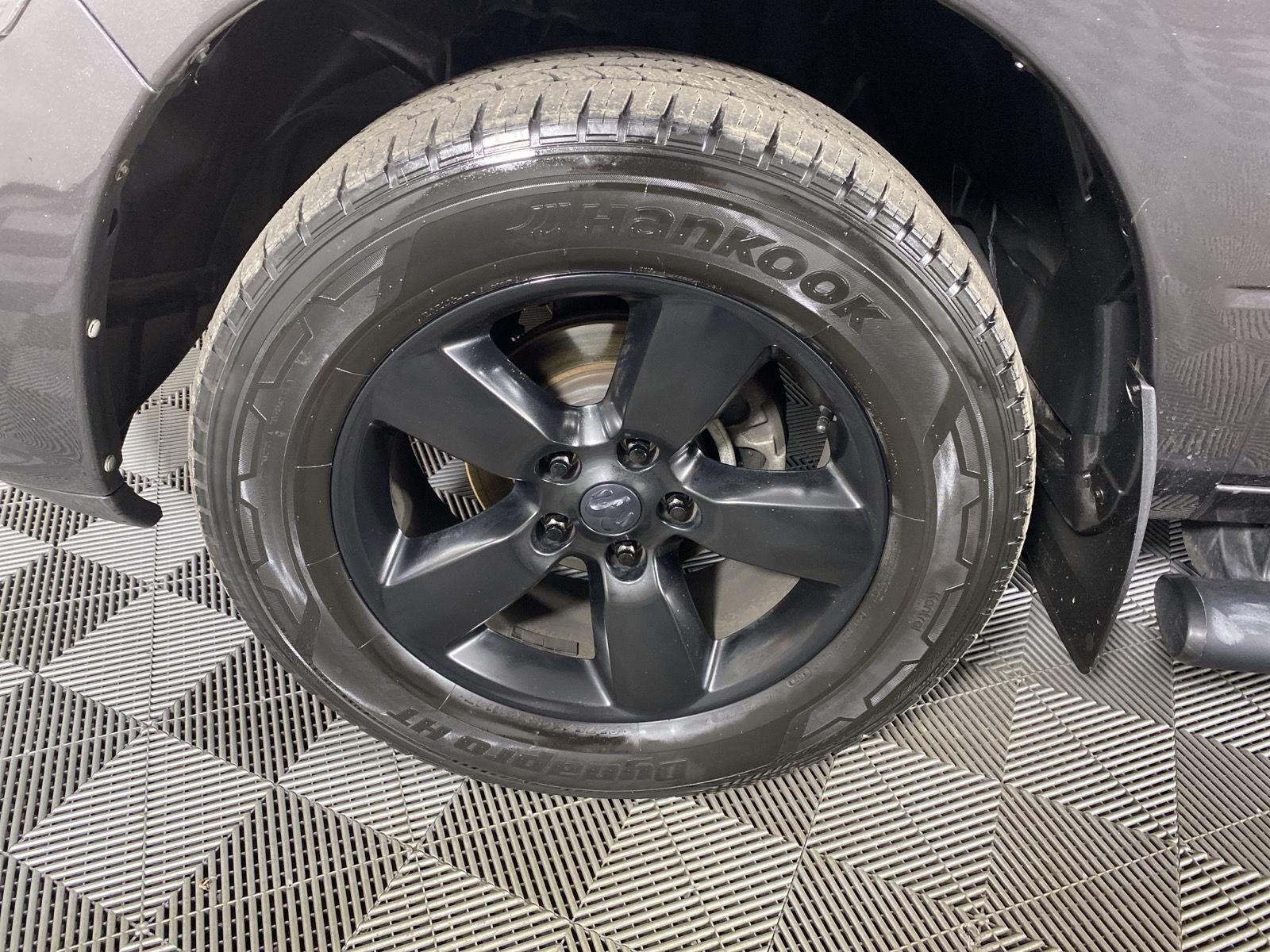 Used 2019 Granite Crystal Metallic Clearcoat Ram Express image 9
