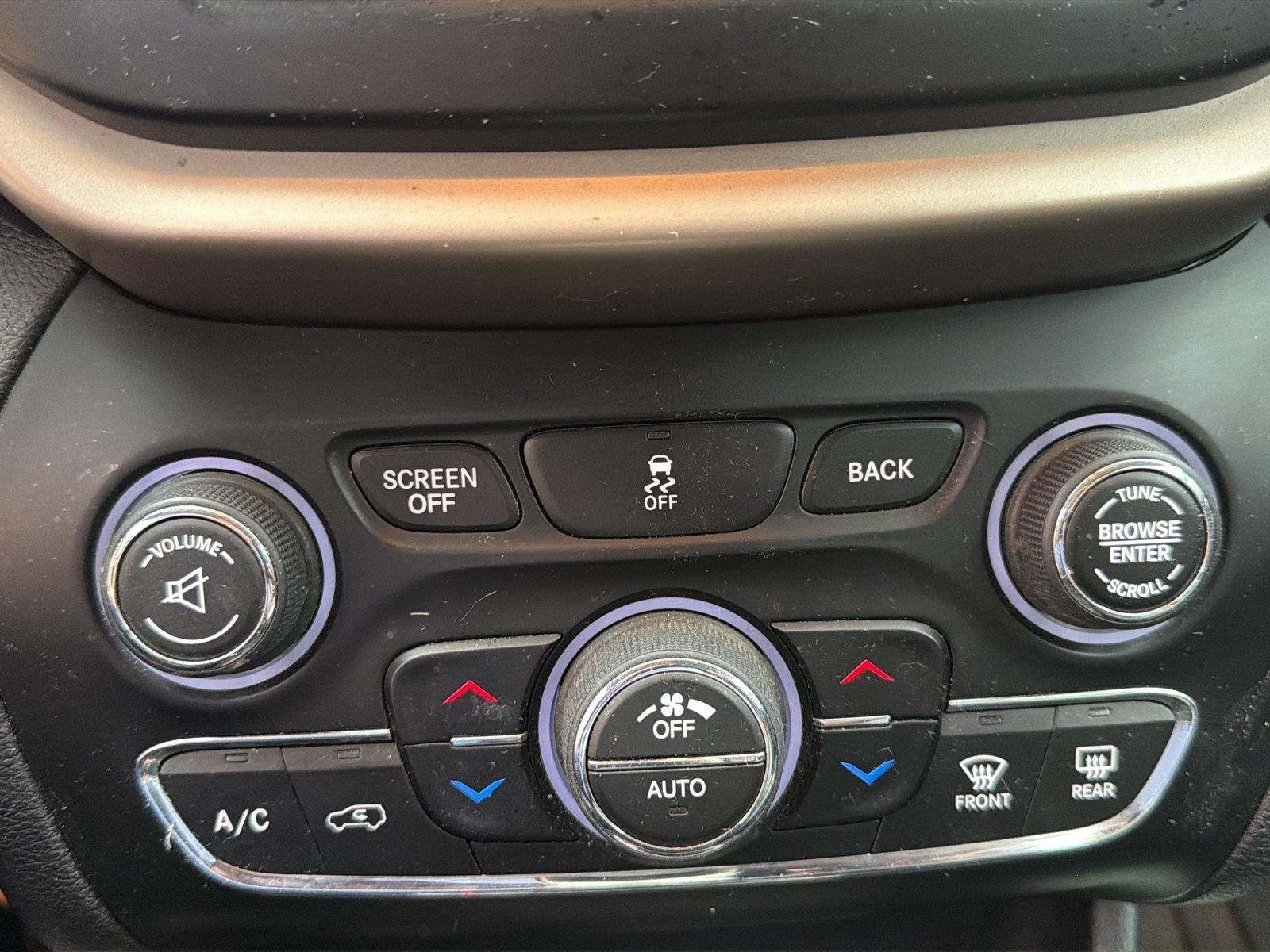 Used 2017 Bright White Clearcoat Jeep Limited image 12