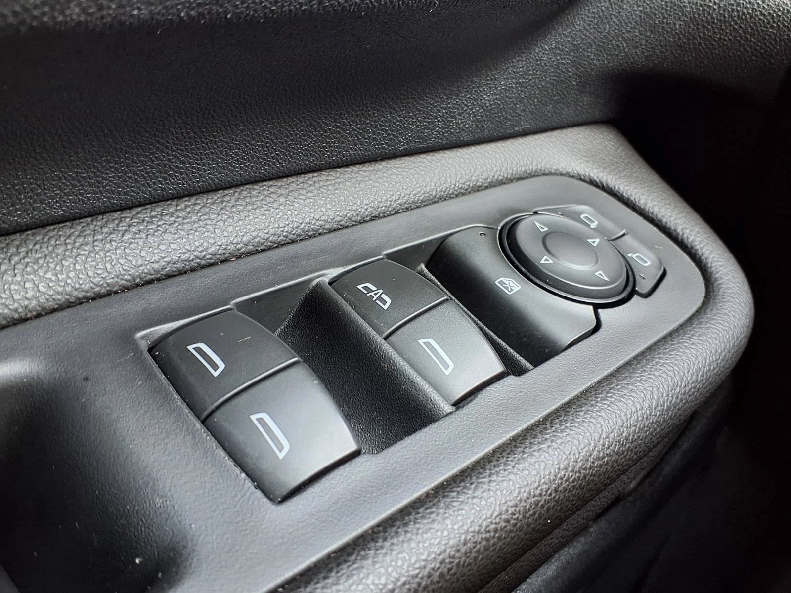 Used 2021 GRAPHITE GRAY METALLIC GMC SLE image 19