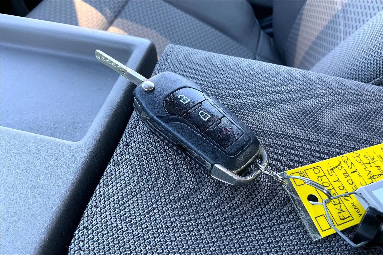 Used 2015 Oxford White Ford XLT image 14