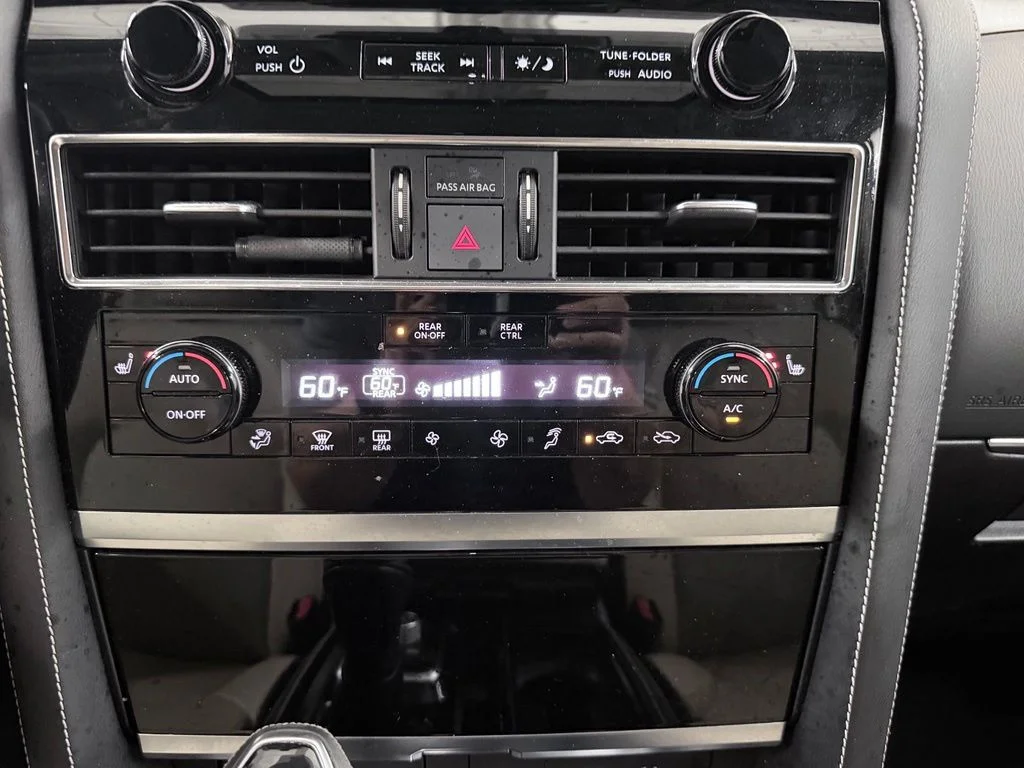 Used 2023 Silver INFINITI Premium Select image 18