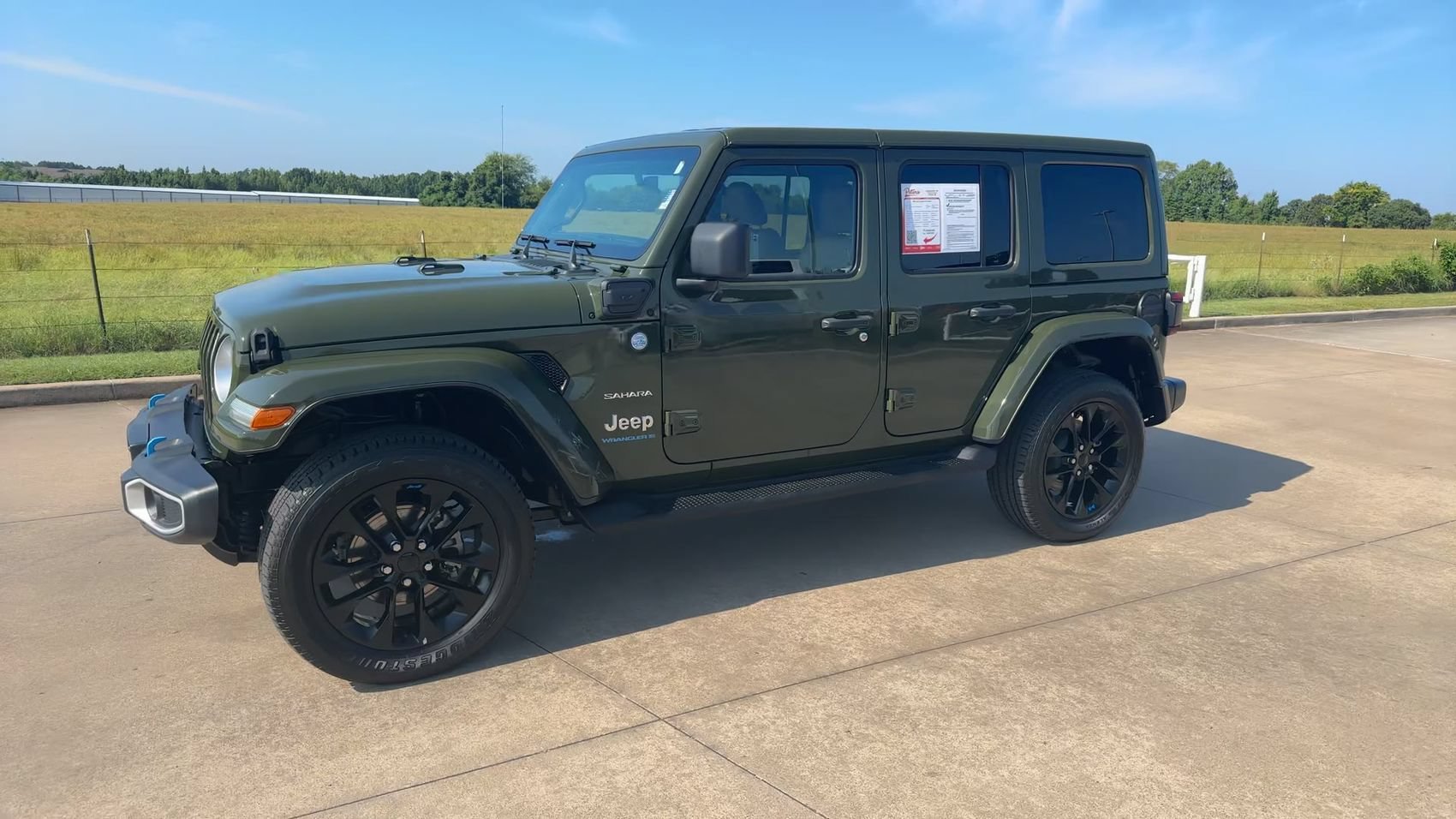 Used 2023 Sarge Green Clearcoat Jeep Sahara image 5