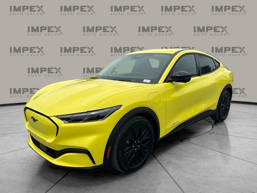 Used 2025 Yellow Ford Select image 1