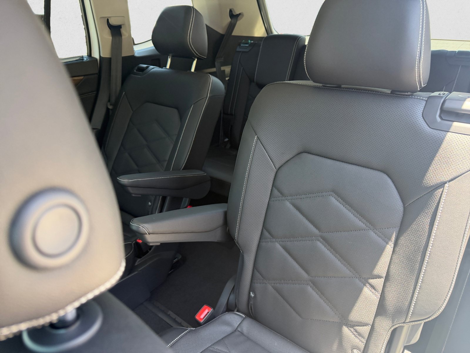 New 2026 White Volkswagen 2.0T SE w/Technology image 13
