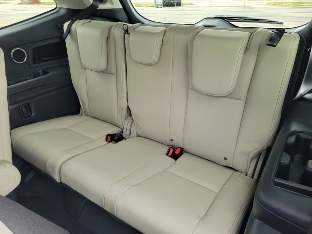 New 2026 CRYSTAL BLACK SILICA Subaru Limited 7-Passenger image 11