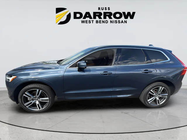 Used 2018 Blue Volvo T5 Momentum image 2
