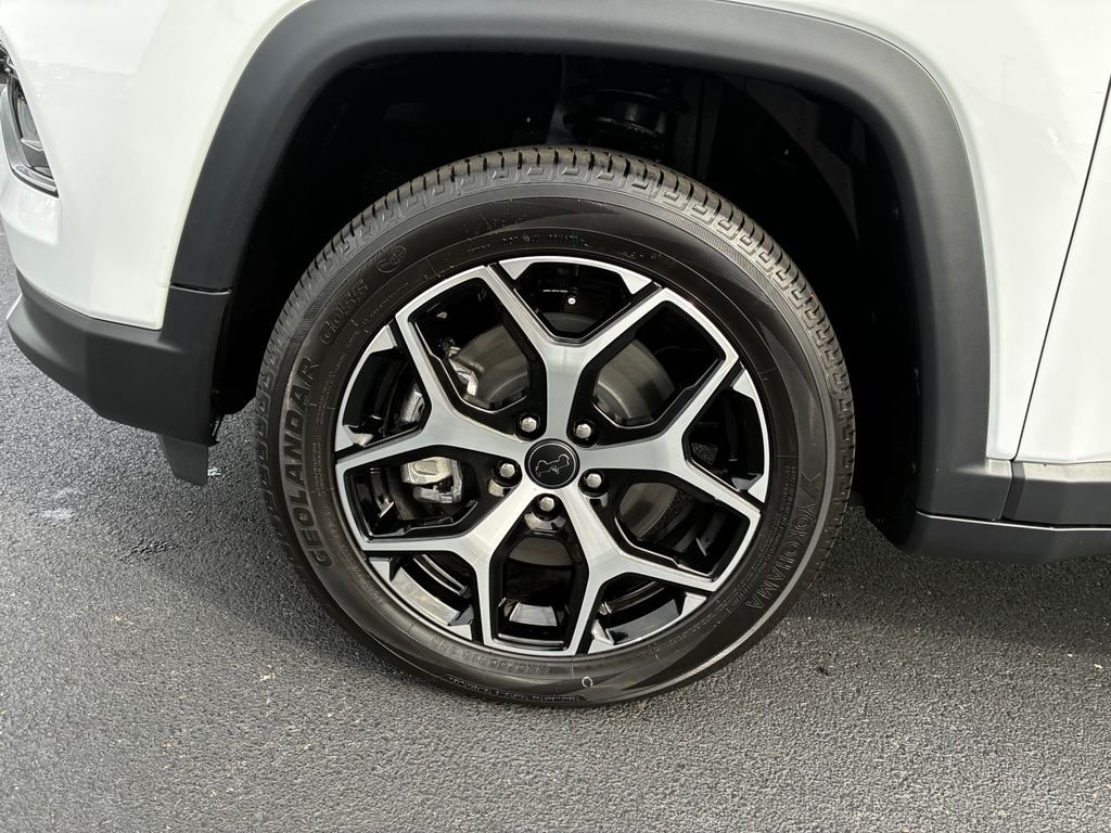 New 2026 Bright White Clear-Coat Exterior Paint Jeep Limited image 7