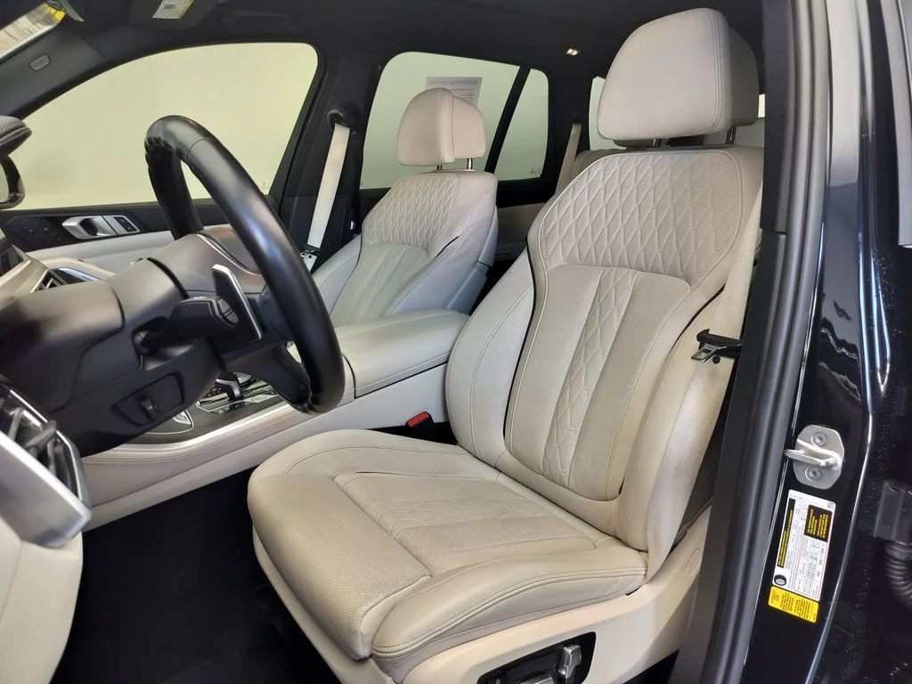 Used 2022 Black BMW sDrive40i image 8