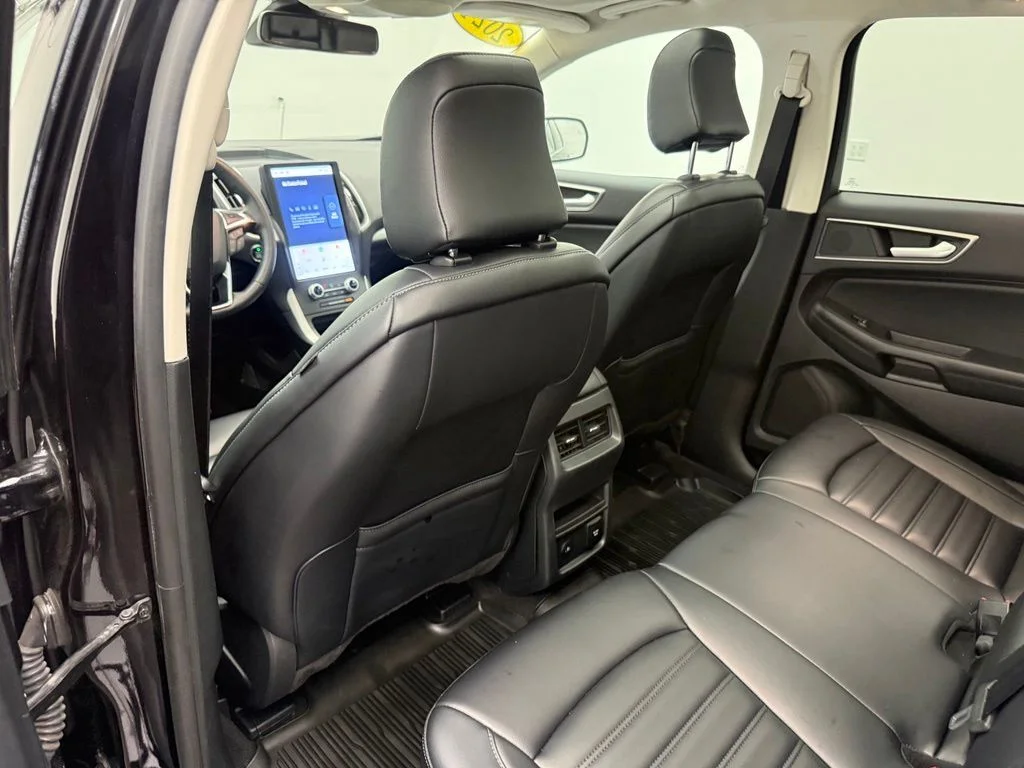 Used 2024 Black Ford SEL image 37