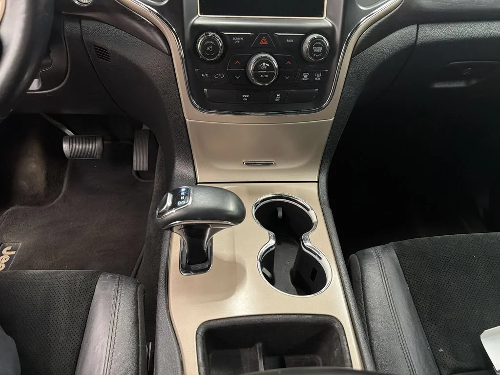 Used 2014 Billet Silver Metallic Clearcoat Jeep Altitude image 18