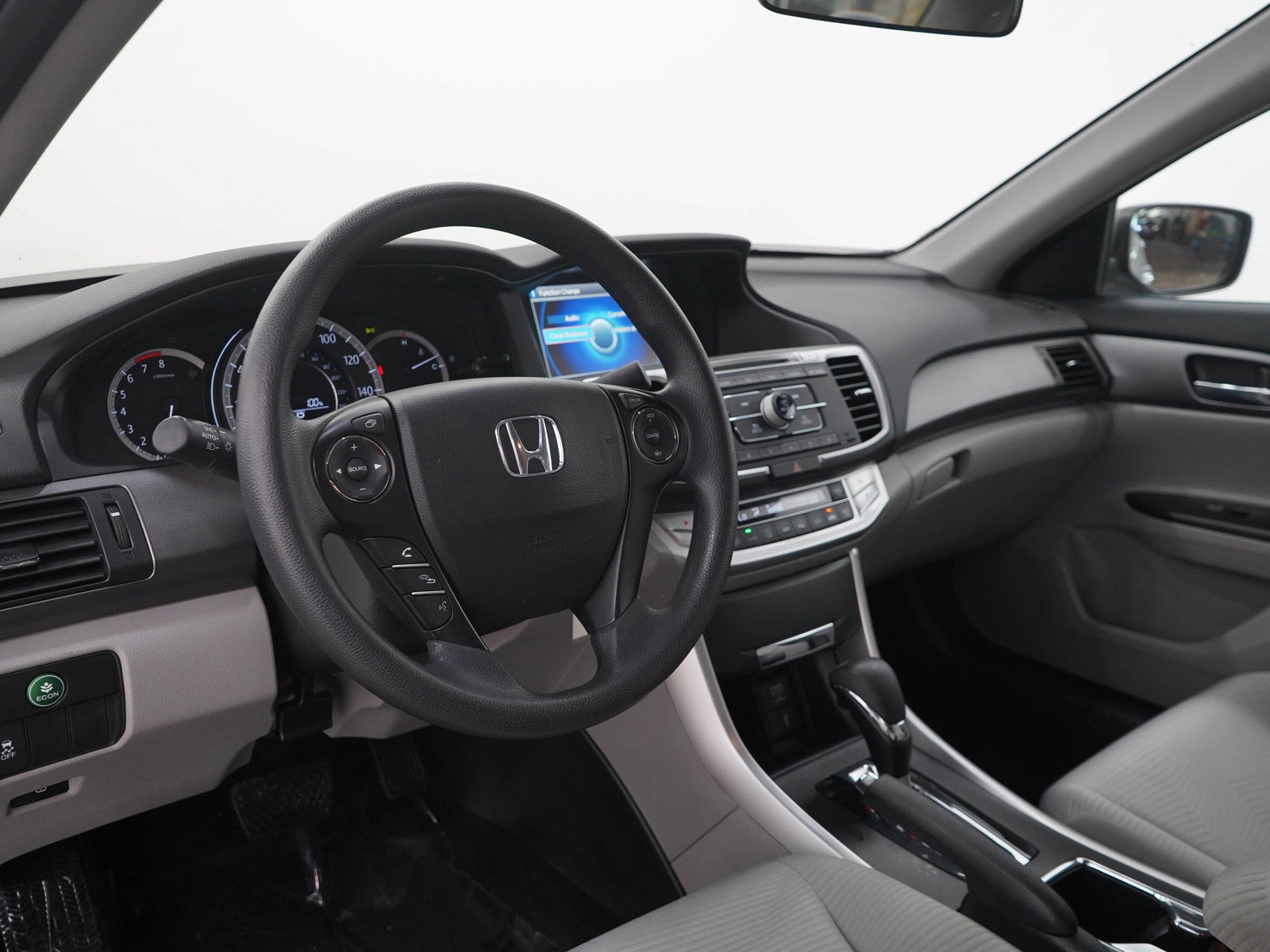 Used 2015 Alabaster Silver Metallic Honda LX image 22