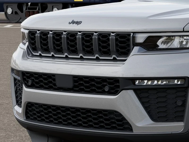 New 2026 Silver Zynith Exterior Paint Jeep  image 7
