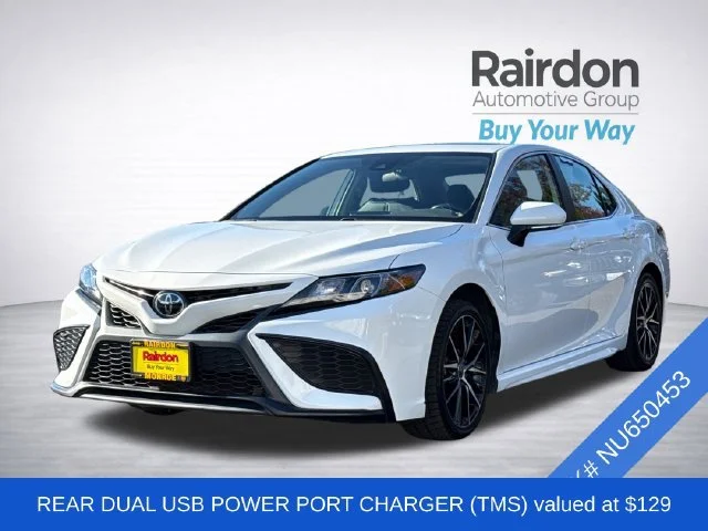 Used 2022 White Toyota SE image 3