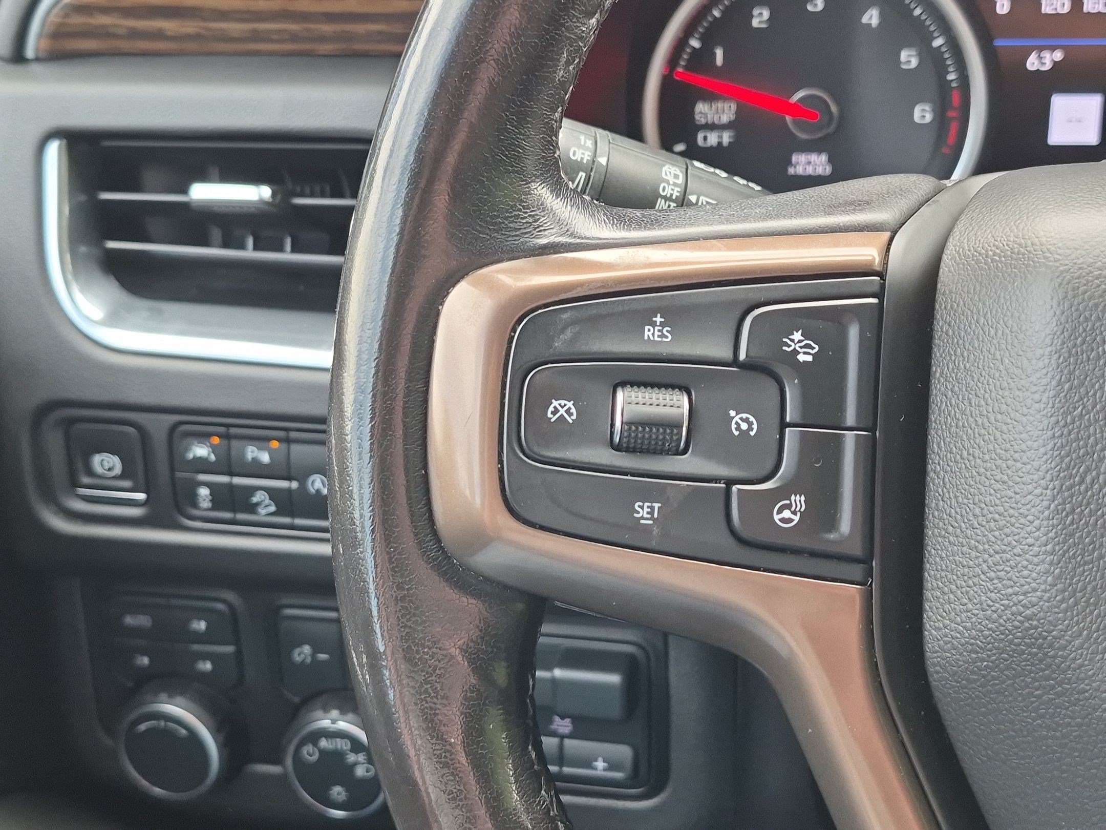 Certified Used 2021 Iridescent Pearl Tricoat Chevrolet High Country image 17