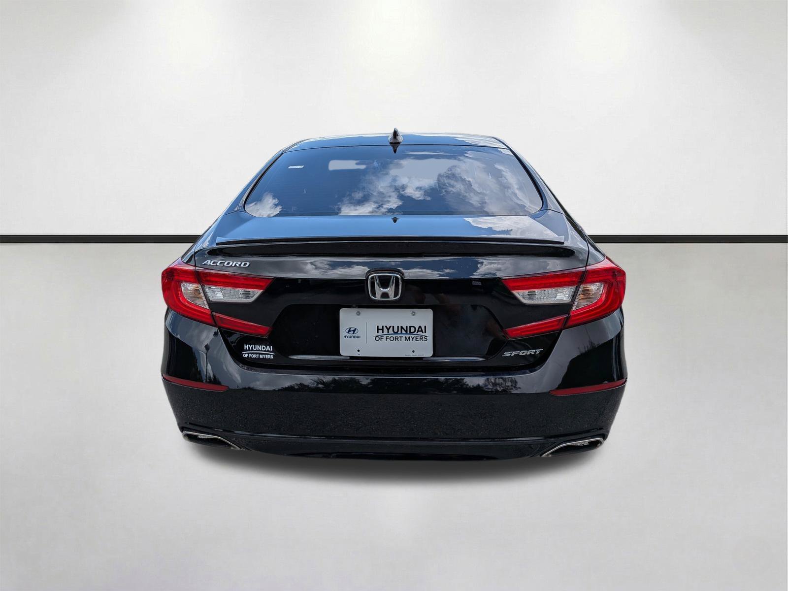 Used 2021  Honda Sport image 5