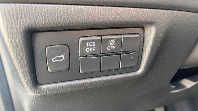 Used 2018 White Mazda Touring image 30