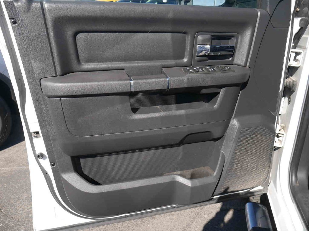 Used 2012 White Ram Sport image 23