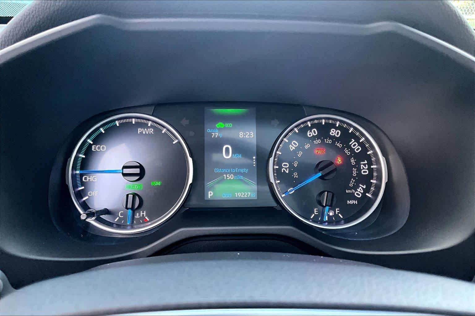 Used 2022 White Toyota Hybrid XLE image 26