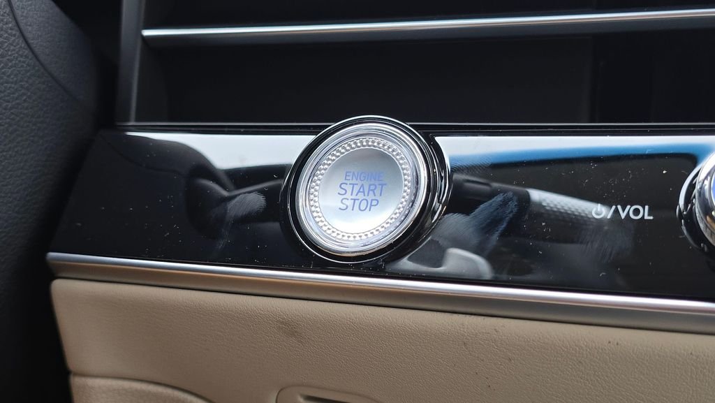 New 2026 Silver Genesis 2.5T ADVANCED image 35