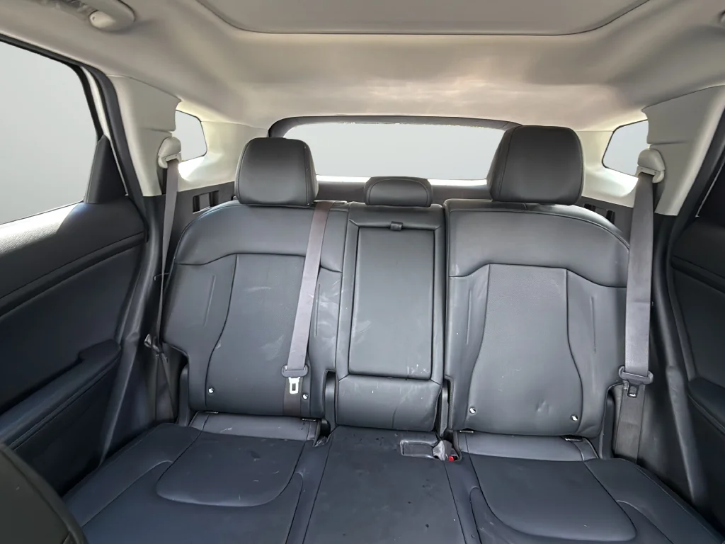 Used 2023 White Kia EX image 27