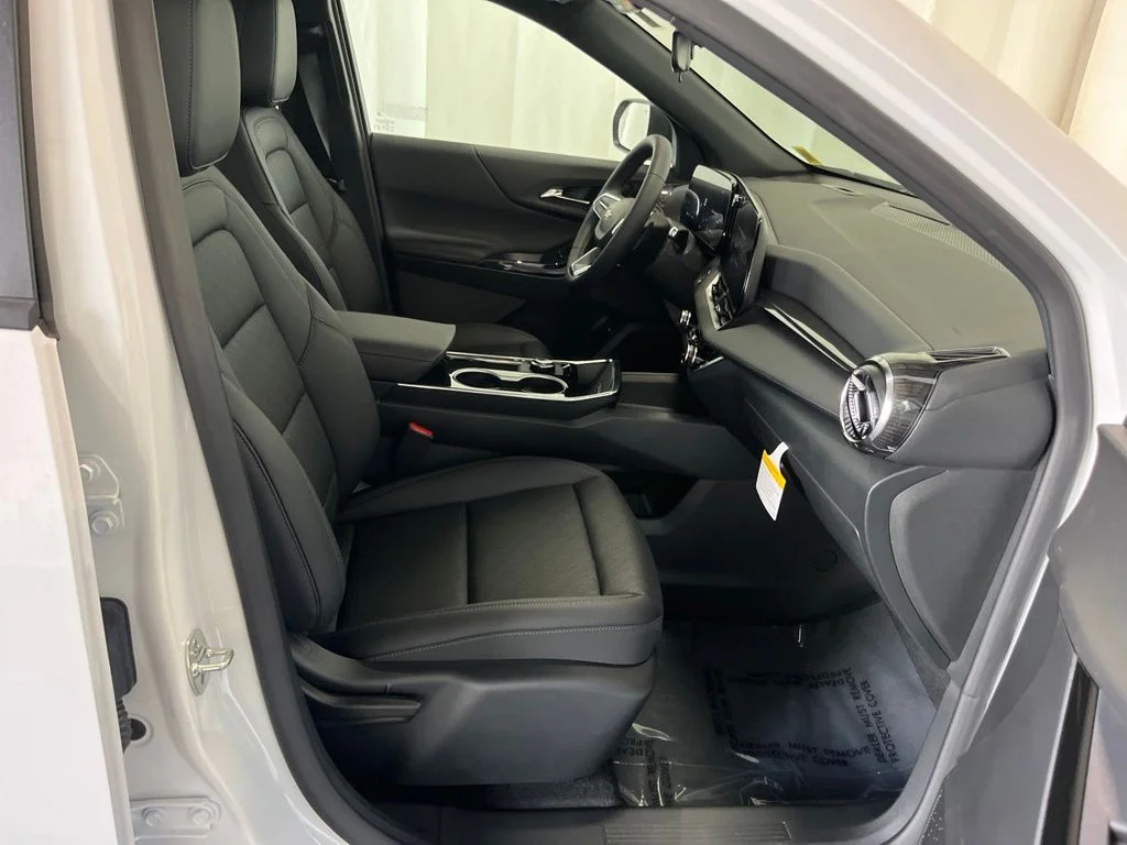 New 2026 White Chevrolet LT image 19