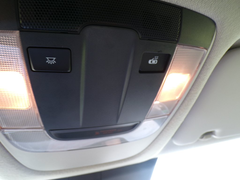 Used 2026 Snow White Pearl Kia LX image 24