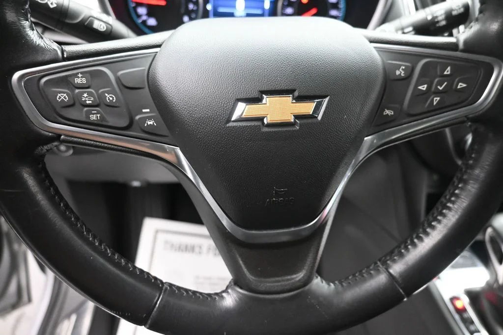 Used 2022 Silver Chevrolet LT image 18