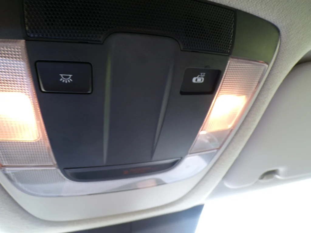 Used 2026 Snow White Pearl Kia LX image 24