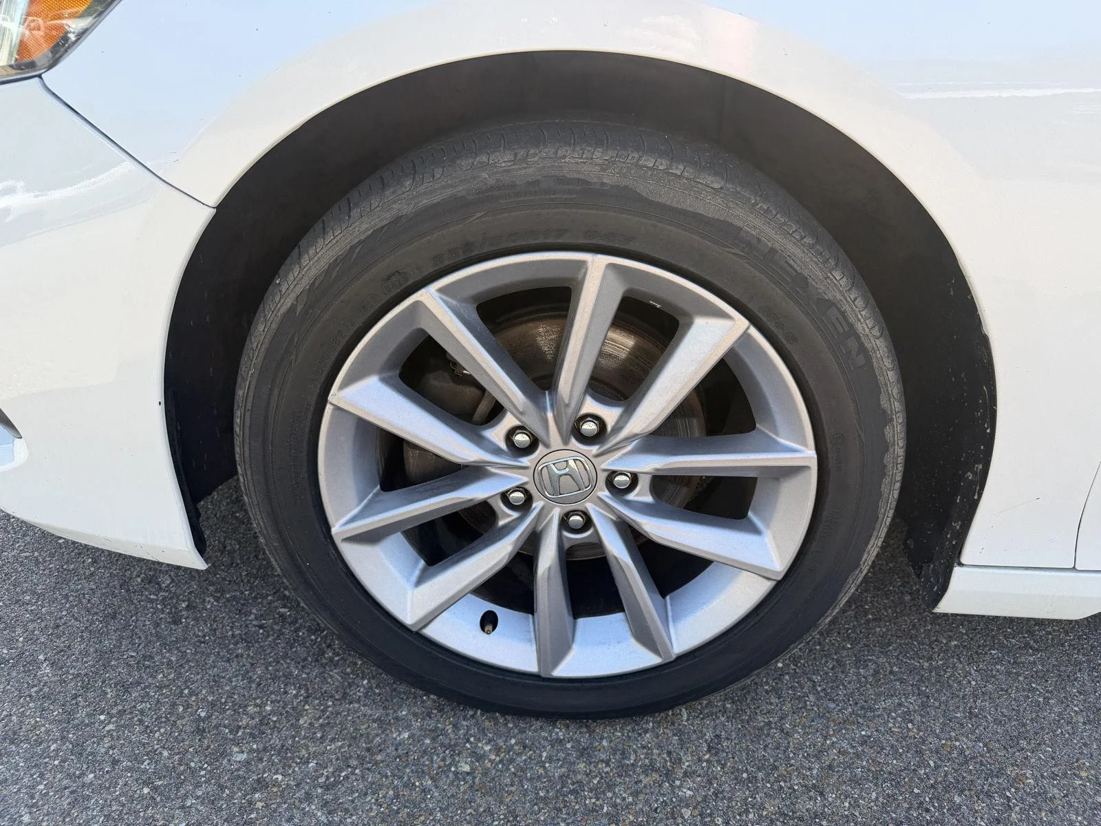 Used 2021 Platinum White Pearl Honda LX image 24