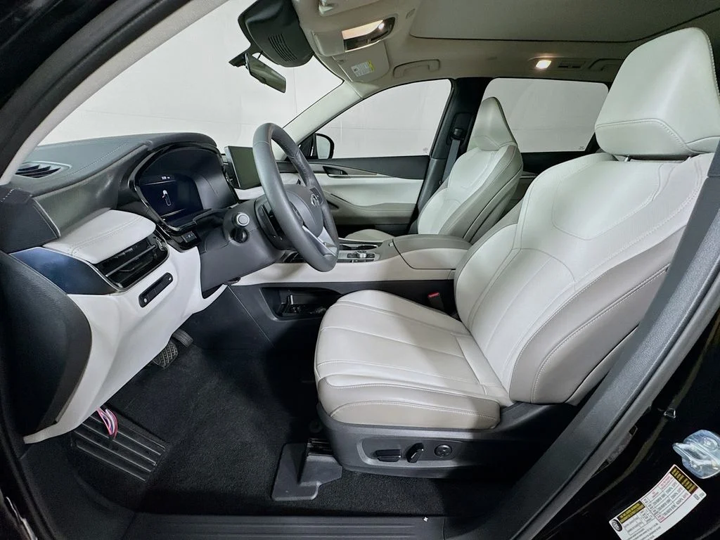 New 2026 Black INFINITI PURE image 24