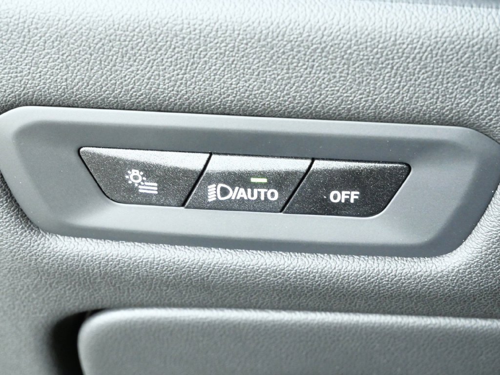 New 2026 Black Sapphire Metallic BMW xDrive50e image 40